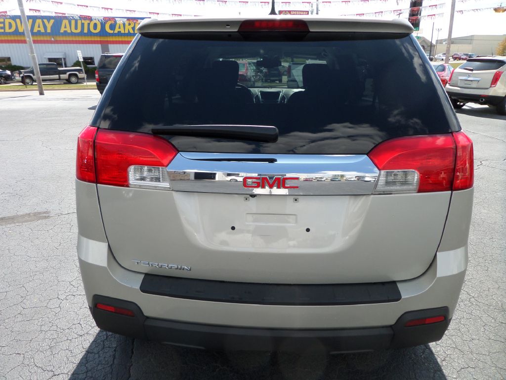 Photo 8 of this GMC TERRAIN