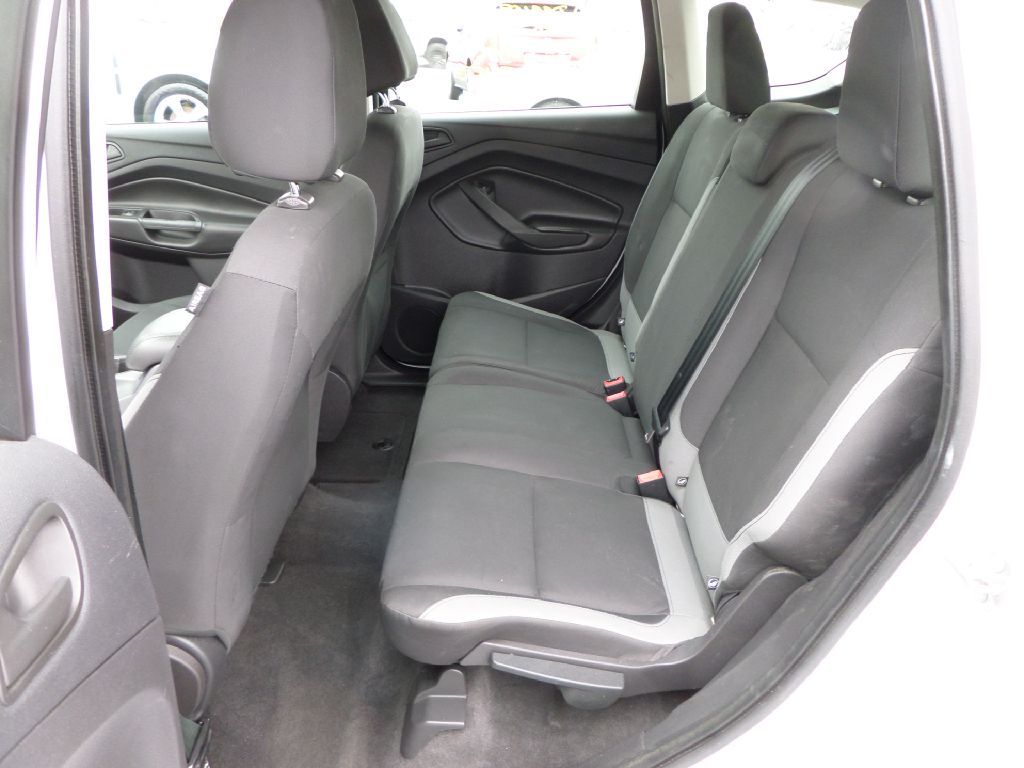 Photo 6 of this FORD ESCAPE