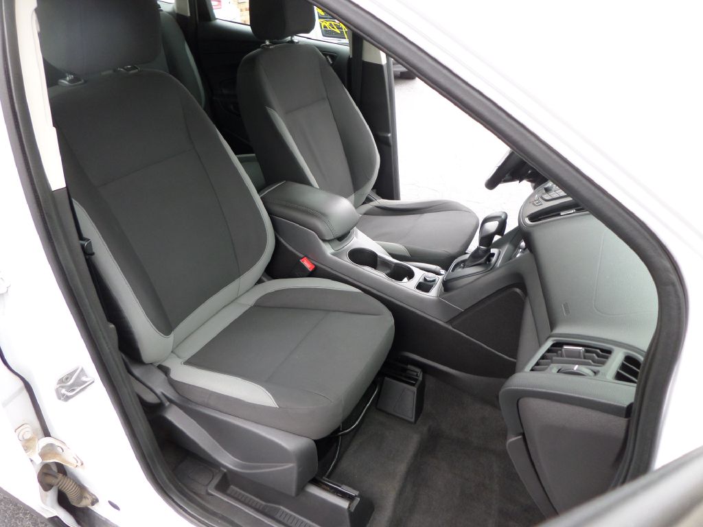 Photo 12 of this FORD ESCAPE