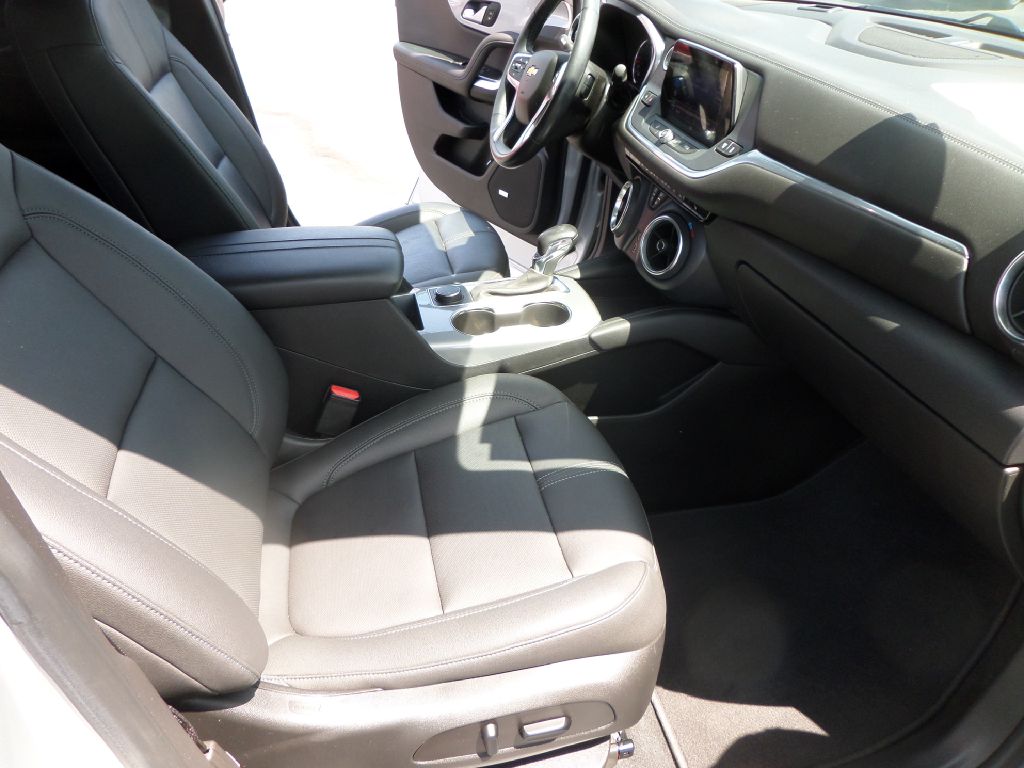 Photo 9 of this CHEVROLET BLAZER