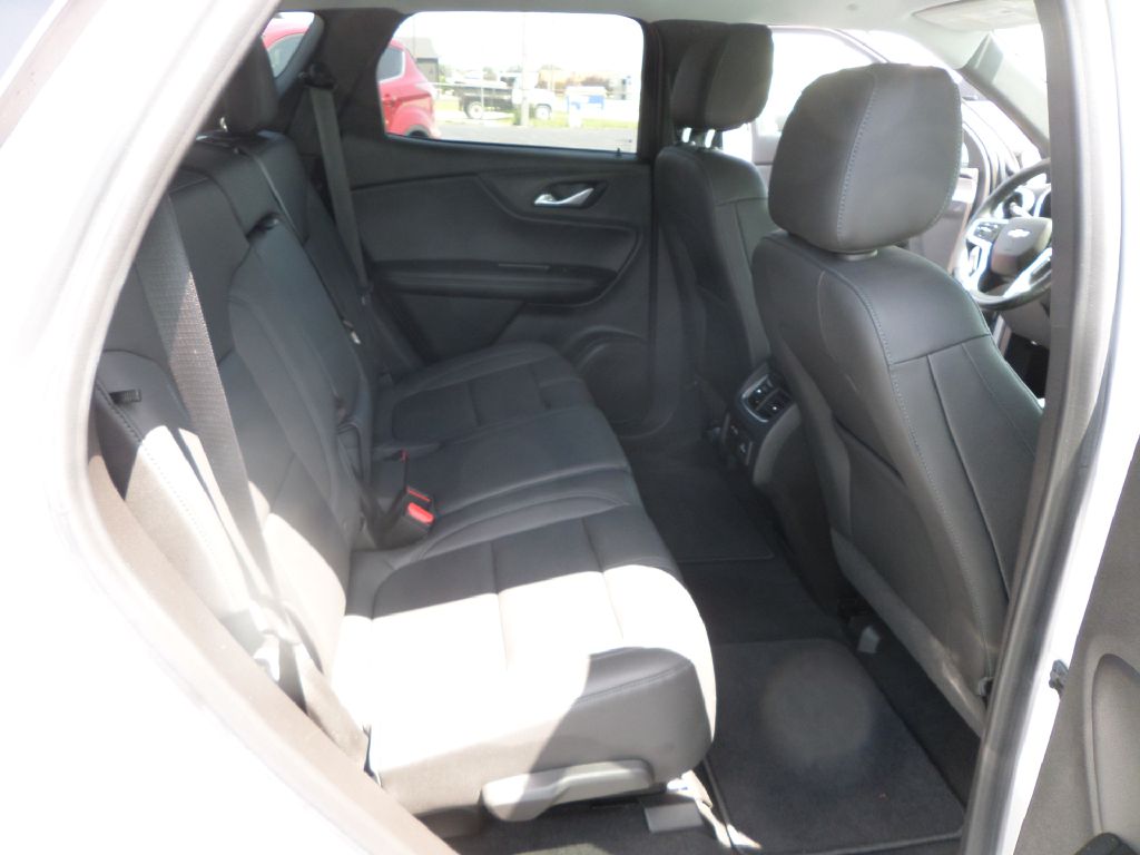 Photo 20 of this CHEVROLET BLAZER