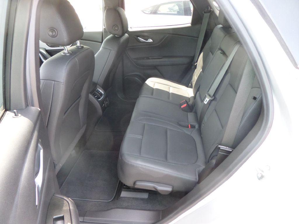 Photo 12 of this CHEVROLET BLAZER
