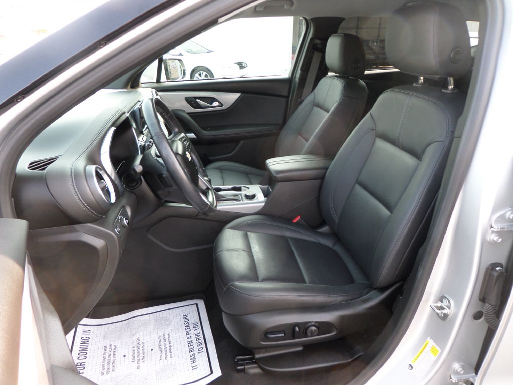Photo 19 of this CHEVROLET BLAZER
