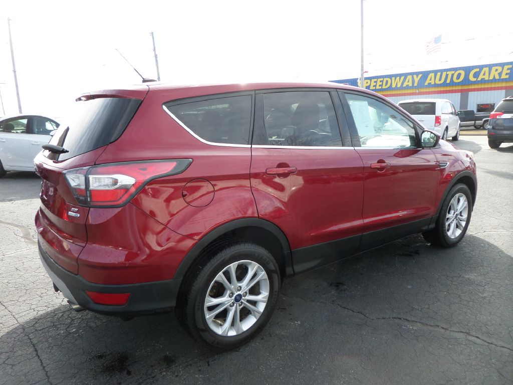 Photo 4 of this FORD ESCAPE