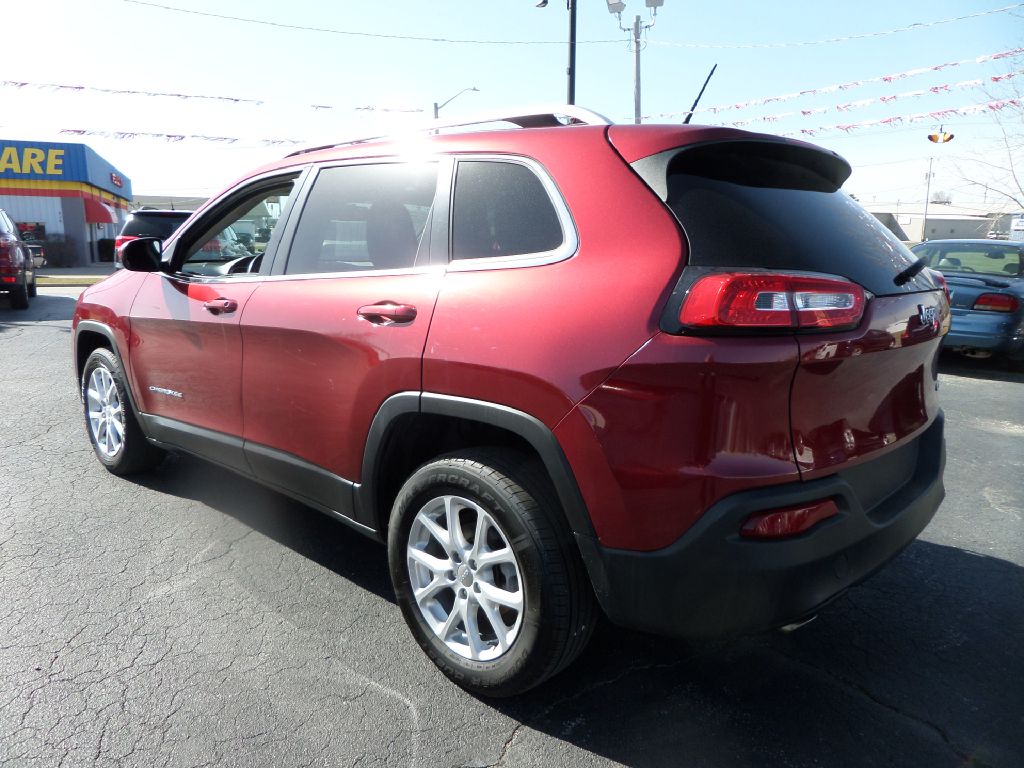 Photo 5 of this JEEP CHEROKEE