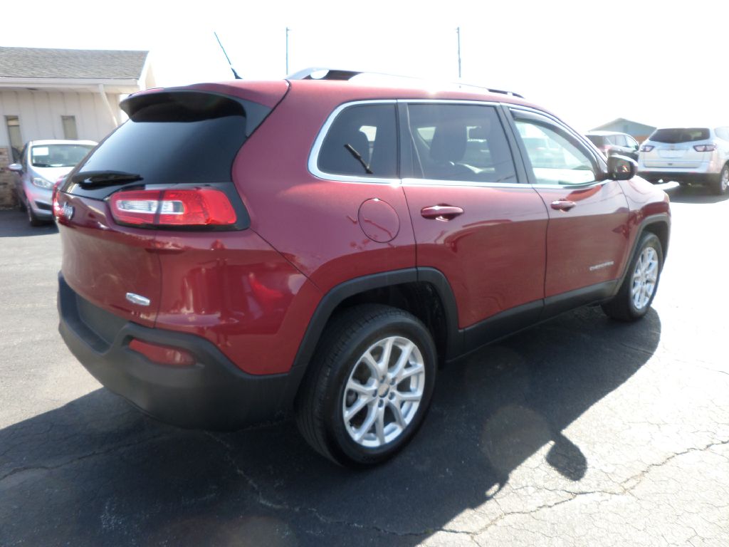 Photo 10 of this JEEP CHEROKEE