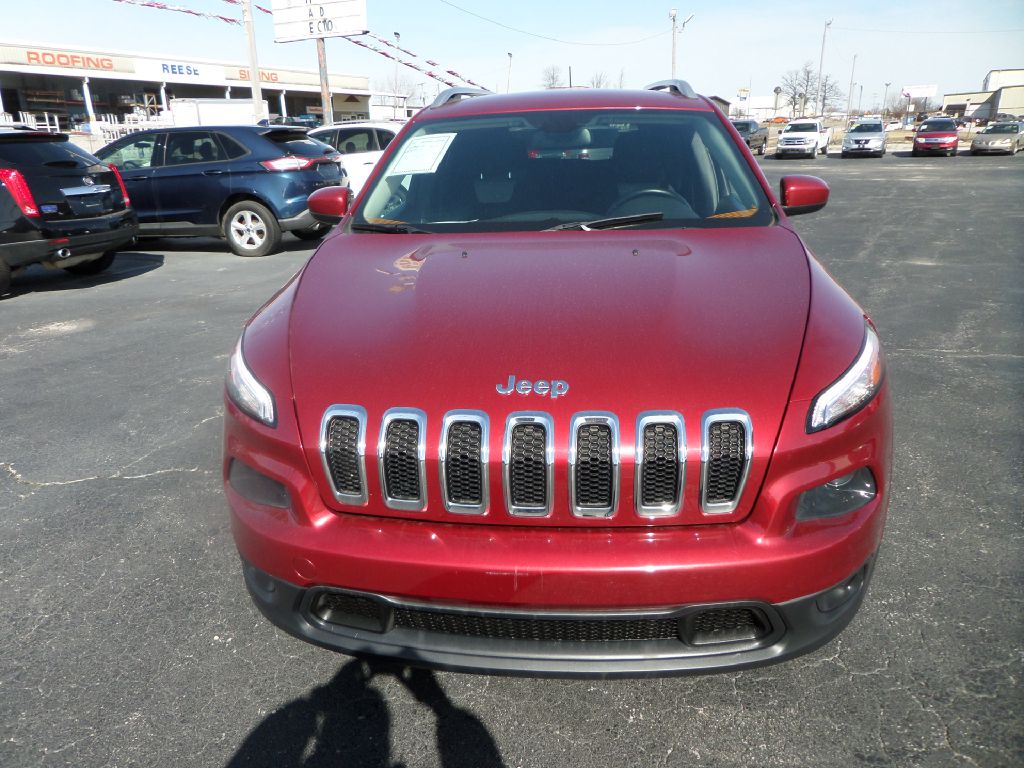 Photo 13 of this JEEP CHEROKEE