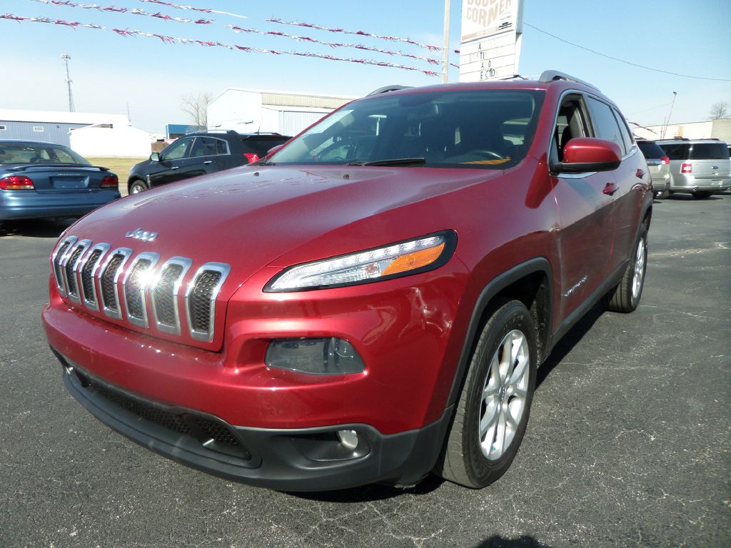 Photo 14 of this JEEP CHEROKEE