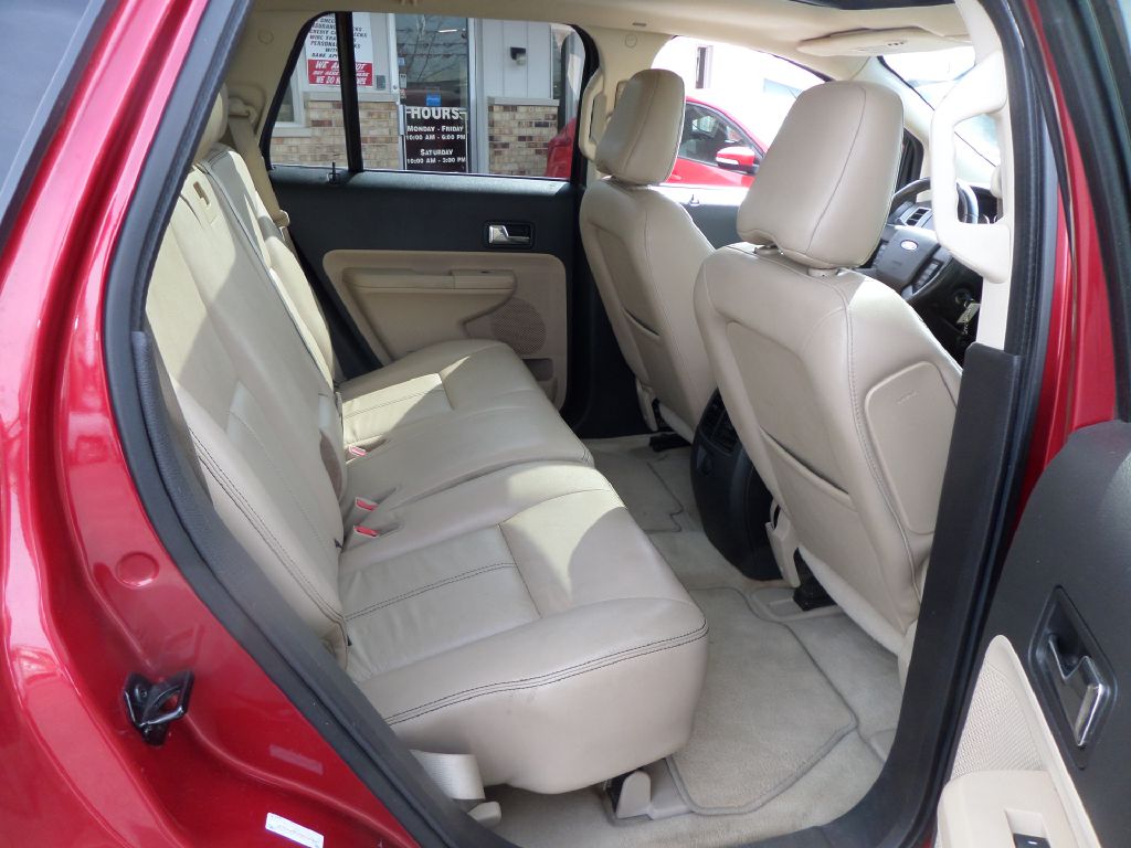 Photo 9 of this FORD EDGE