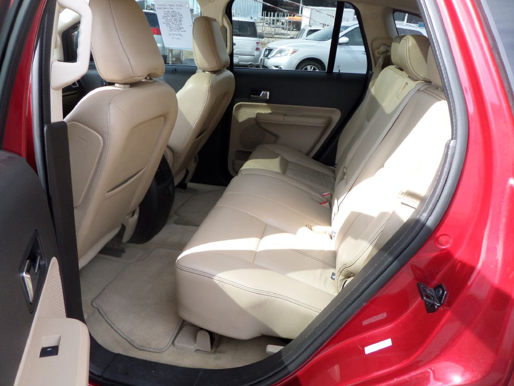 Photo 6 of this FORD EDGE