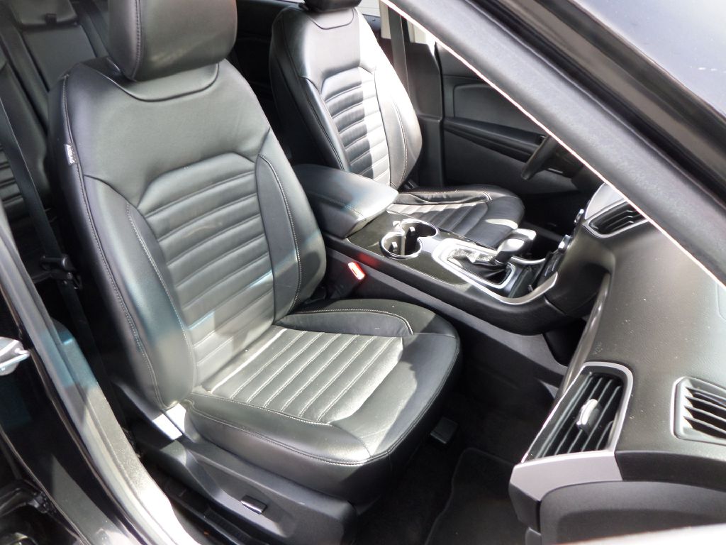 Photo 3 of this FORD EDGE