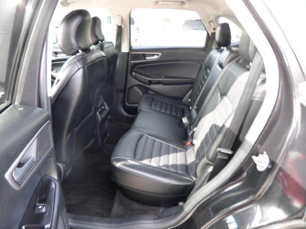 Photo 5 of this FORD EDGE