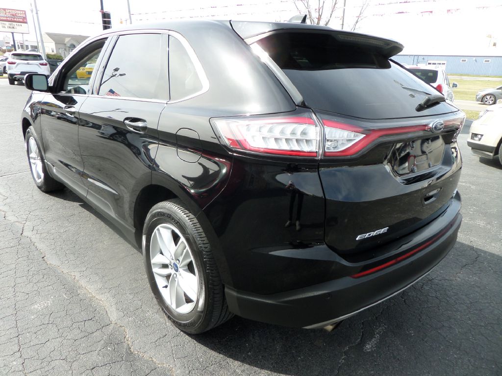 Photo 7 of this FORD EDGE