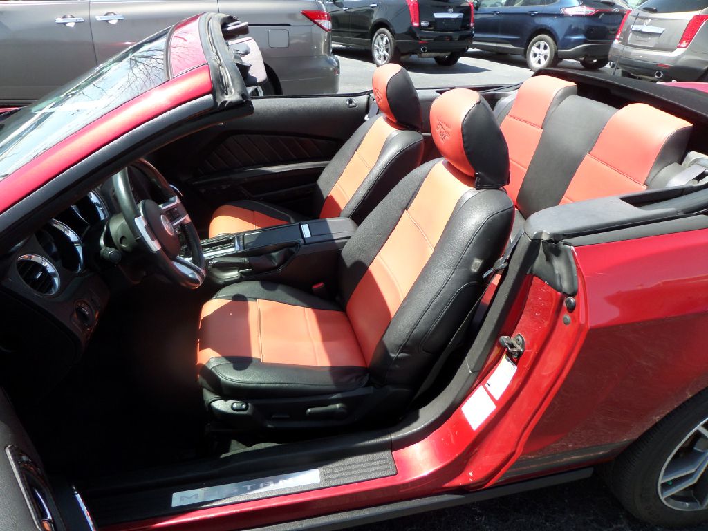 Photo 3 of this FORD MUSTANG