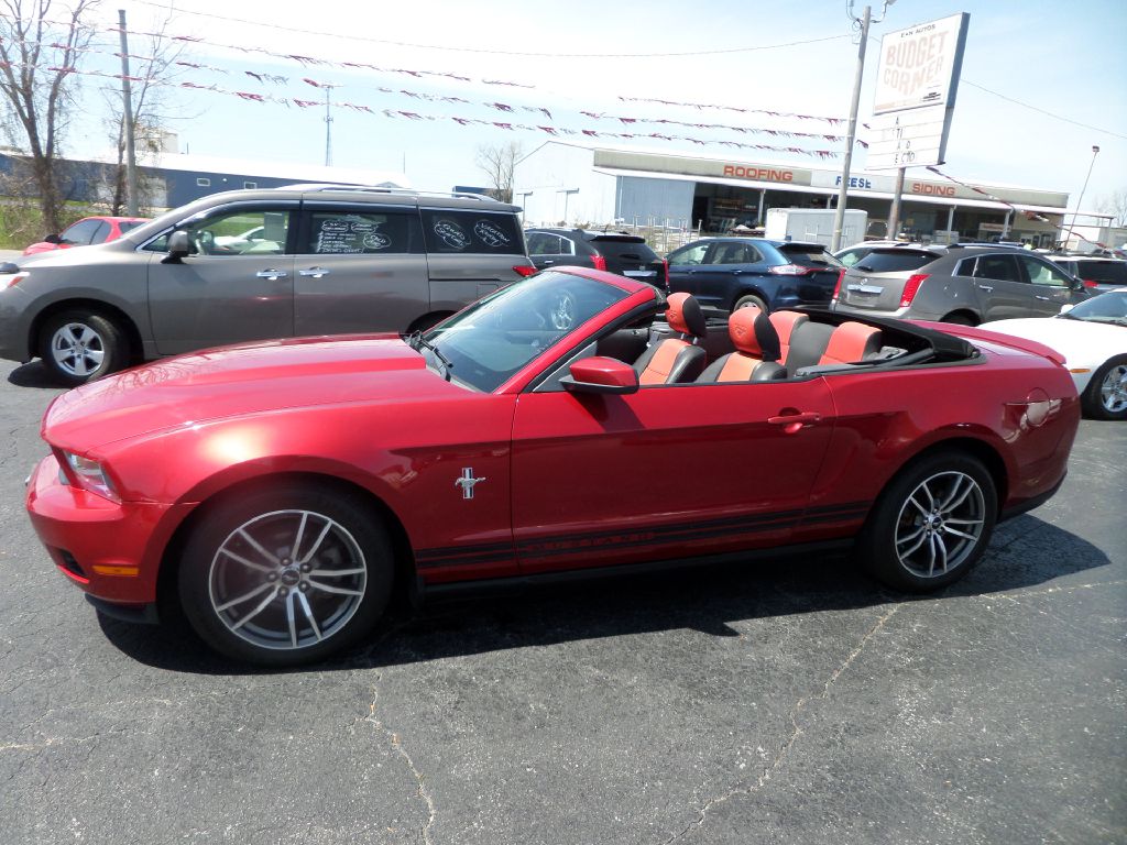 Photo 2 of this FORD MUSTANG