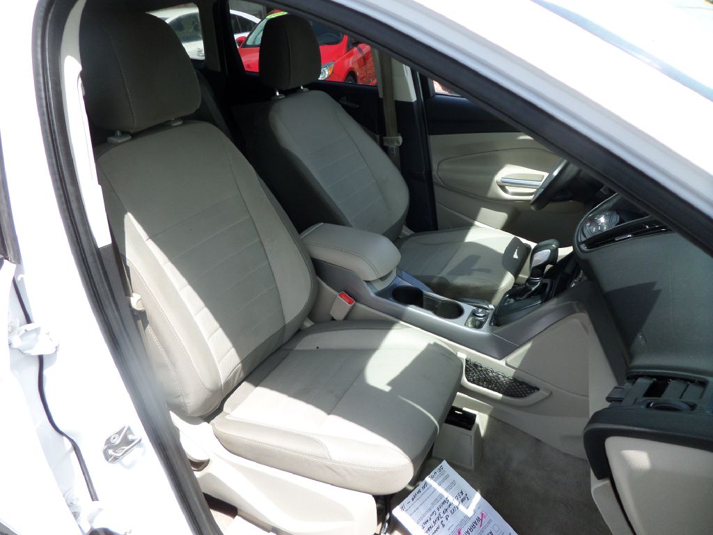 Photo 6 of this FORD ESCAPE