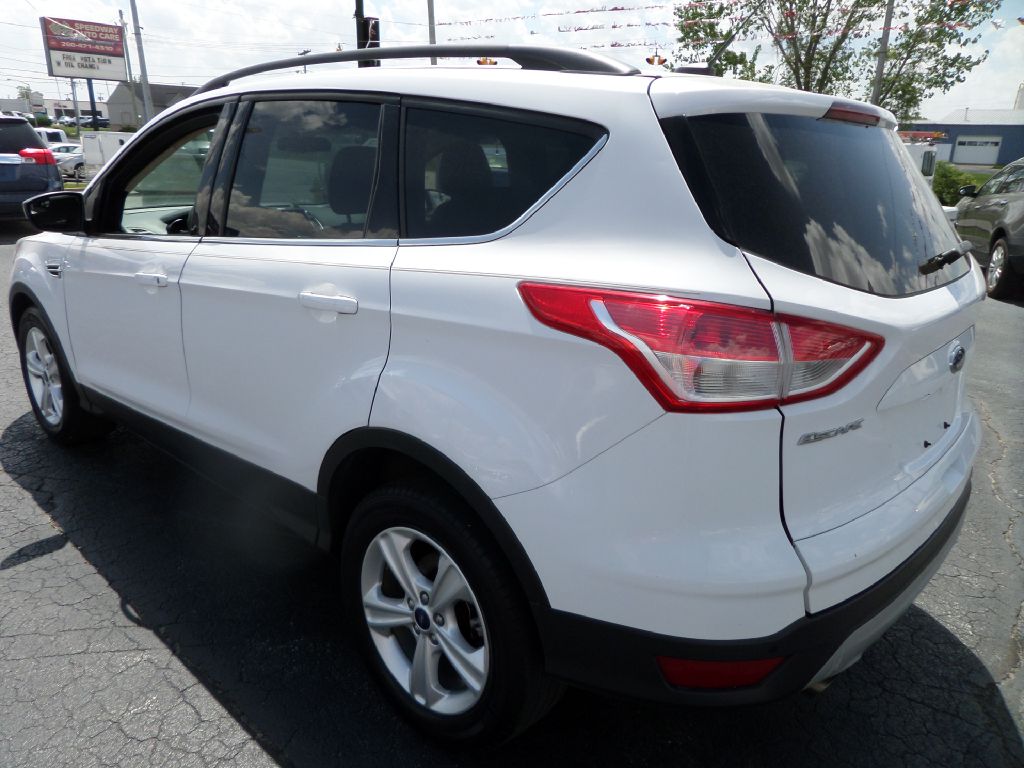 Photo 10 of this FORD ESCAPE
