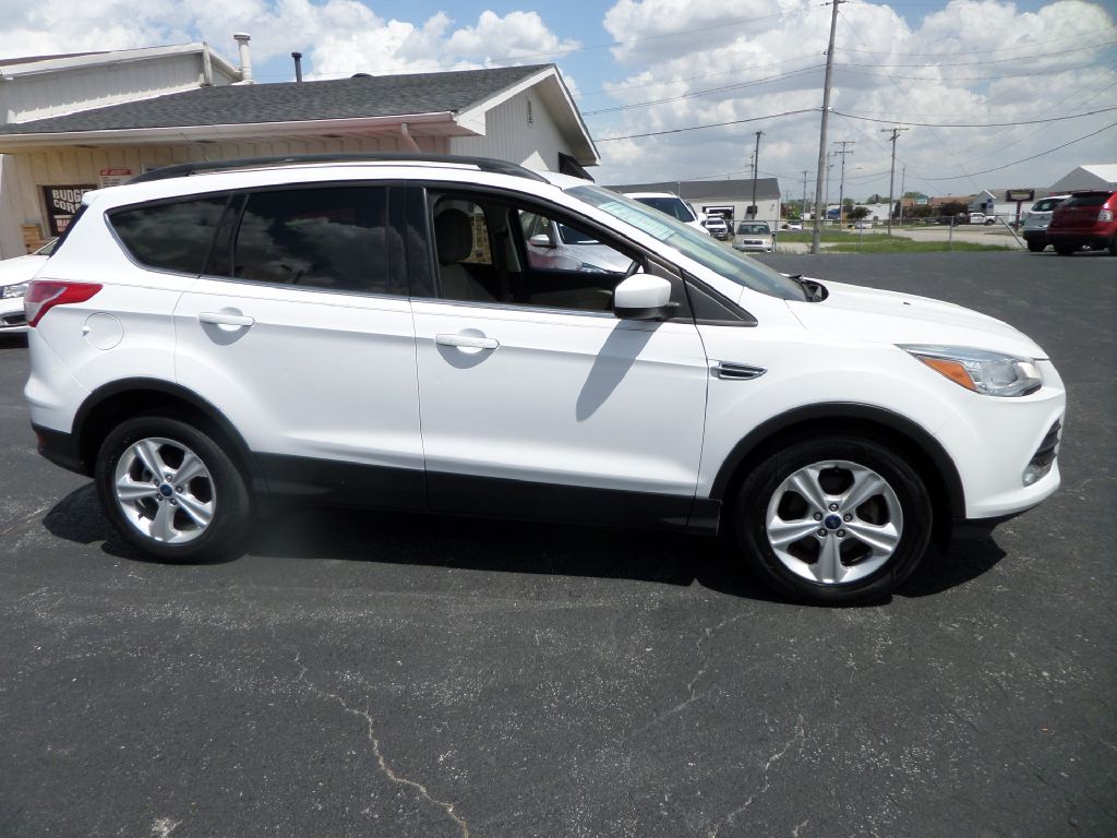 Photo 2 of this FORD ESCAPE