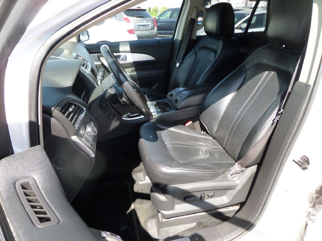 Photo 3 of this LINCOLN MKX