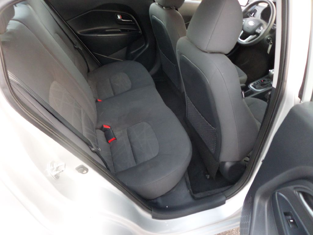 Photo 9 of this KIA RIO