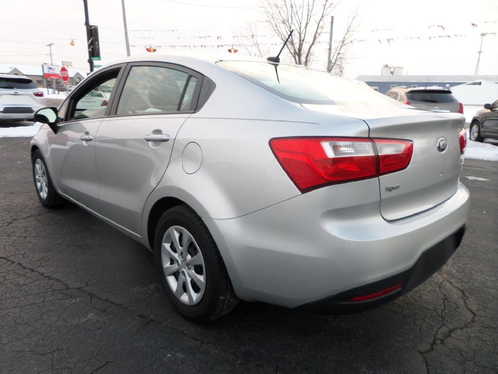 Photo 7 of this KIA RIO
