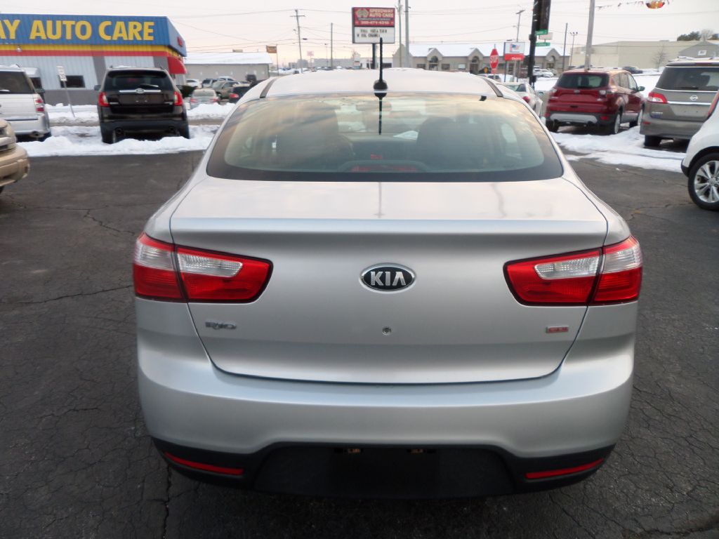 Photo 8 of this KIA RIO