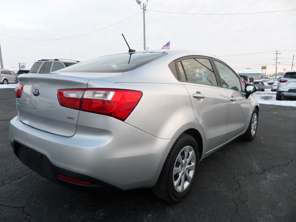 Photo 11 of this KIA RIO