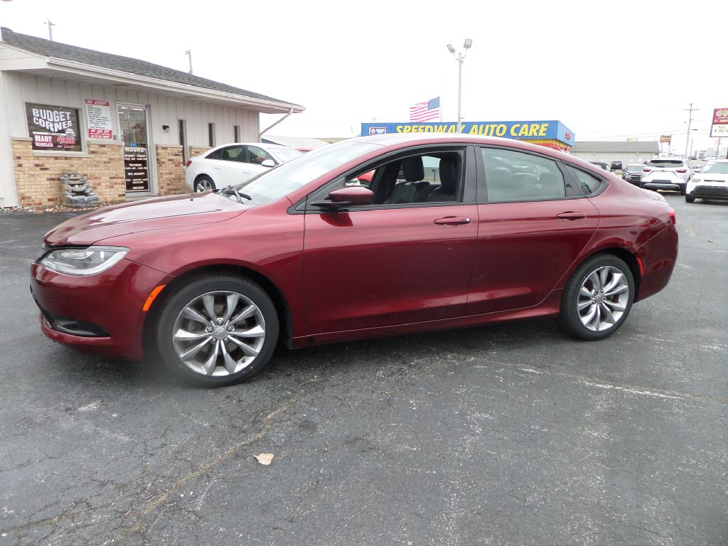 Photo 2 of this CHRYSLER 200
