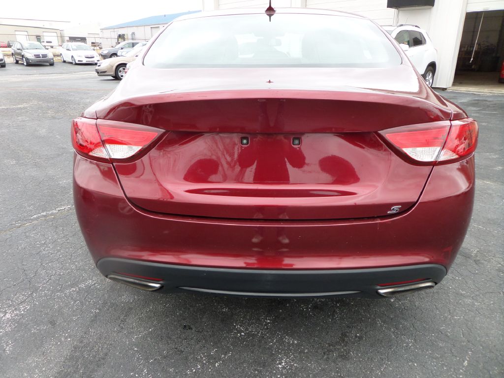 Photo 7 of this CHRYSLER 200