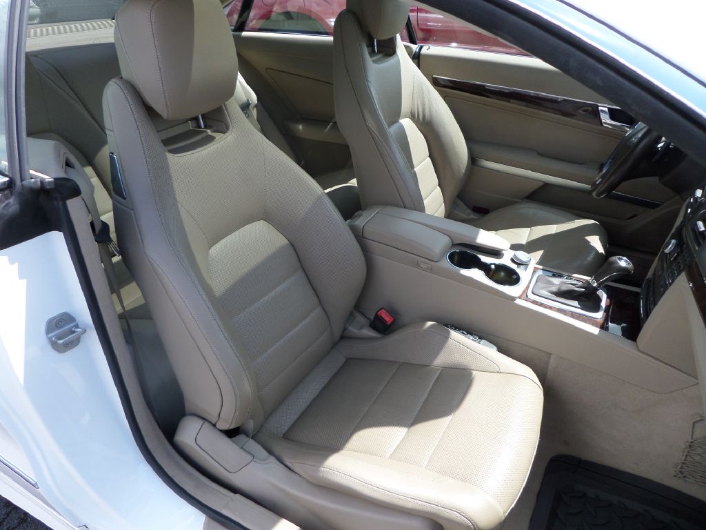 Photo 6 of this MERCEDES-BENZ E-CLASS