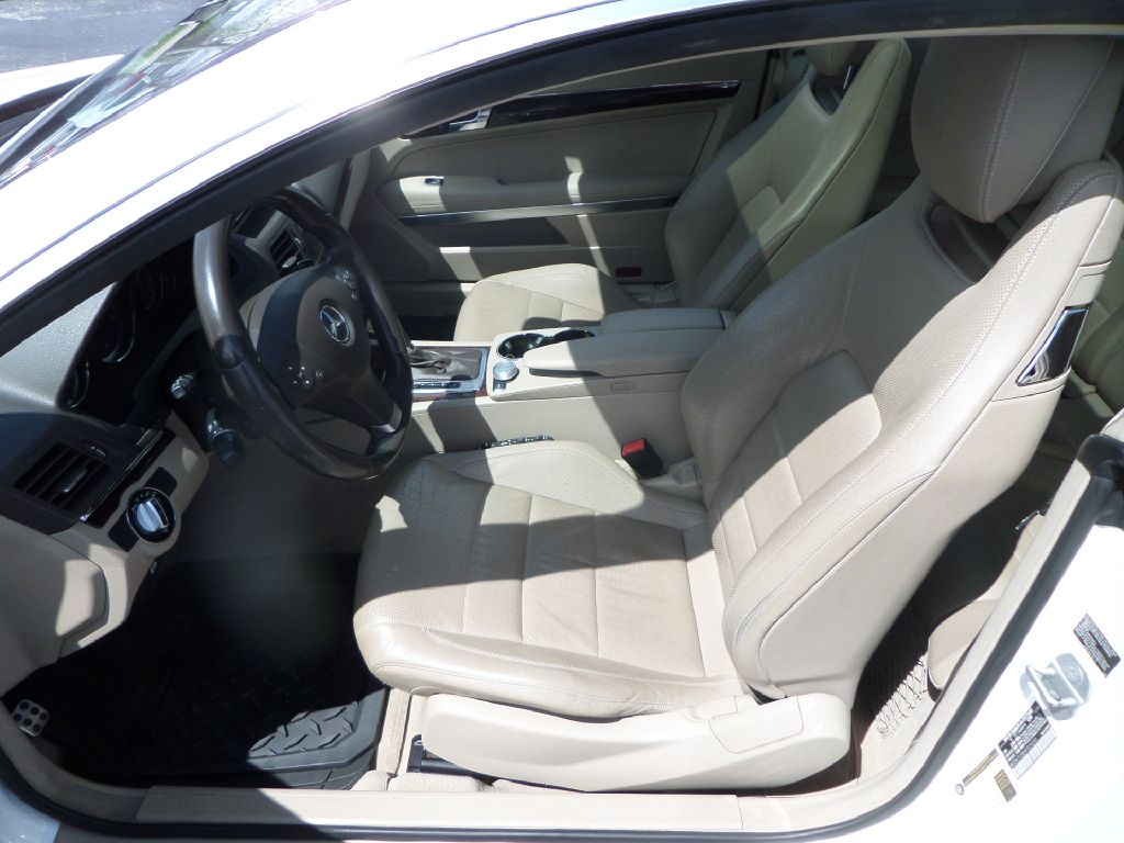 Photo 9 of this MERCEDES-BENZ E-CLASS