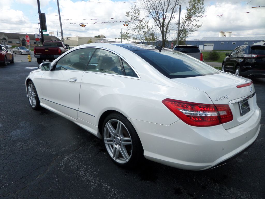 Photo 5 of this MERCEDES-BENZ E-CLASS