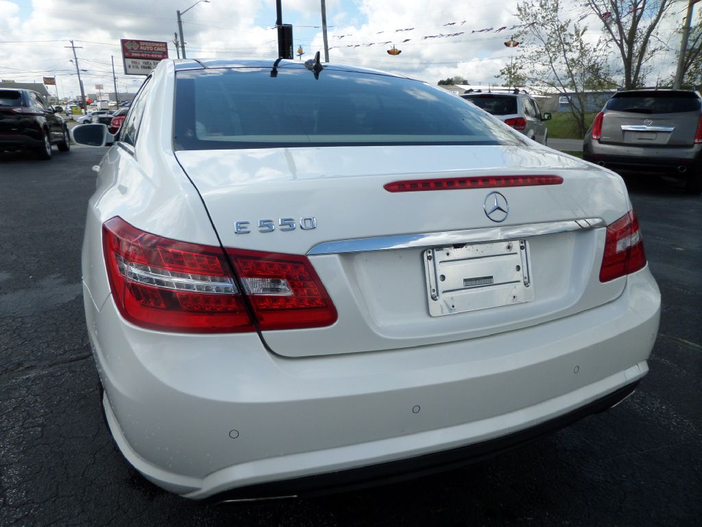 Photo 8 of this MERCEDES-BENZ E-CLASS