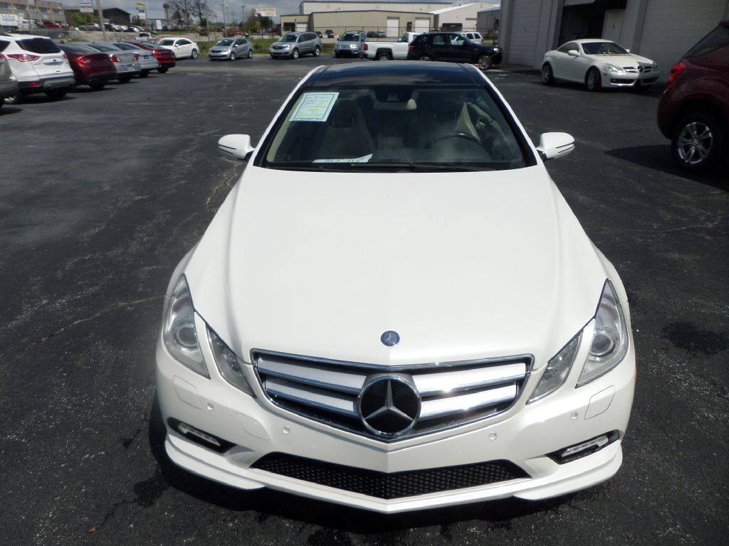 Photo 13 of this MERCEDES-BENZ E-CLASS