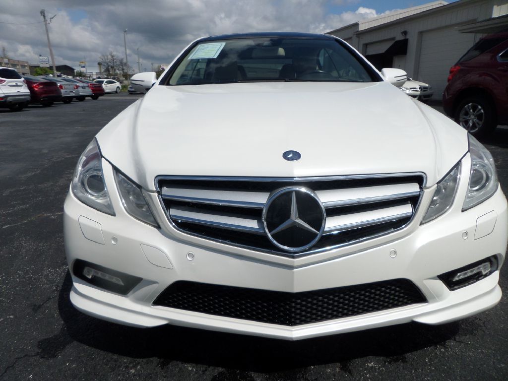 Photo 14 of this MERCEDES-BENZ E-CLASS