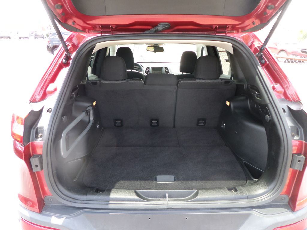 Photo 12 of this JEEP CHEROKEE
