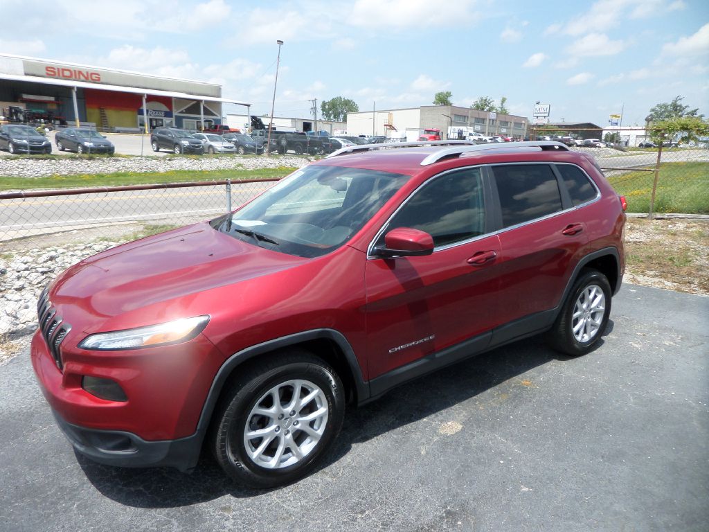 Photo 8 of this JEEP CHEROKEE