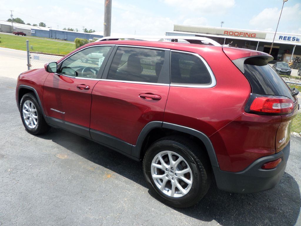 Photo 4 of this JEEP CHEROKEE