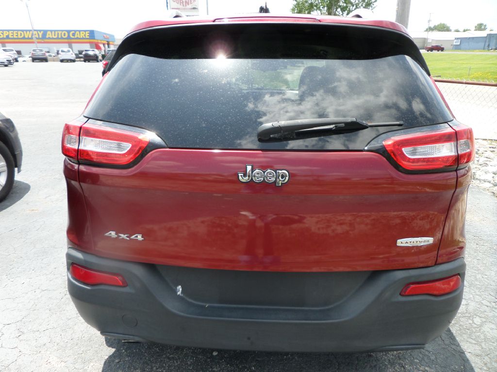 Photo 10 of this JEEP CHEROKEE
