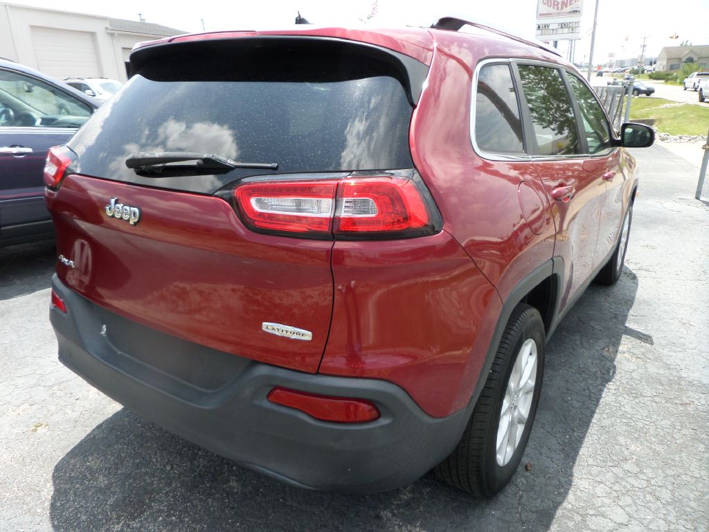 Photo 5 of this JEEP CHEROKEE