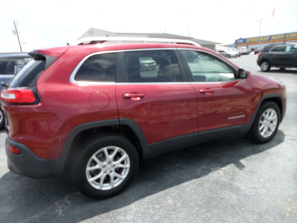 Photo 2 of this JEEP CHEROKEE