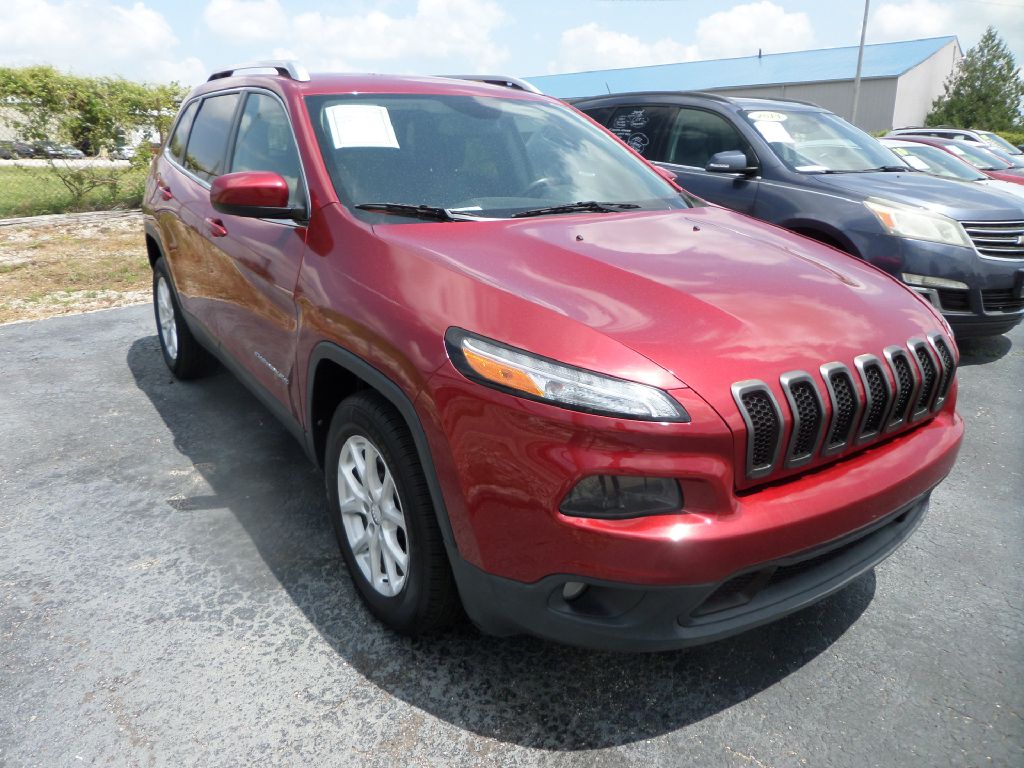 Photo 11 of this JEEP CHEROKEE