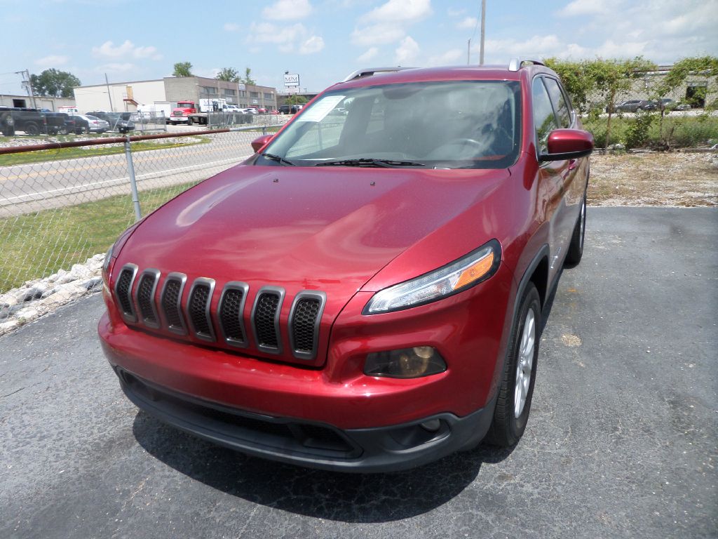 Photo 14 of this JEEP CHEROKEE