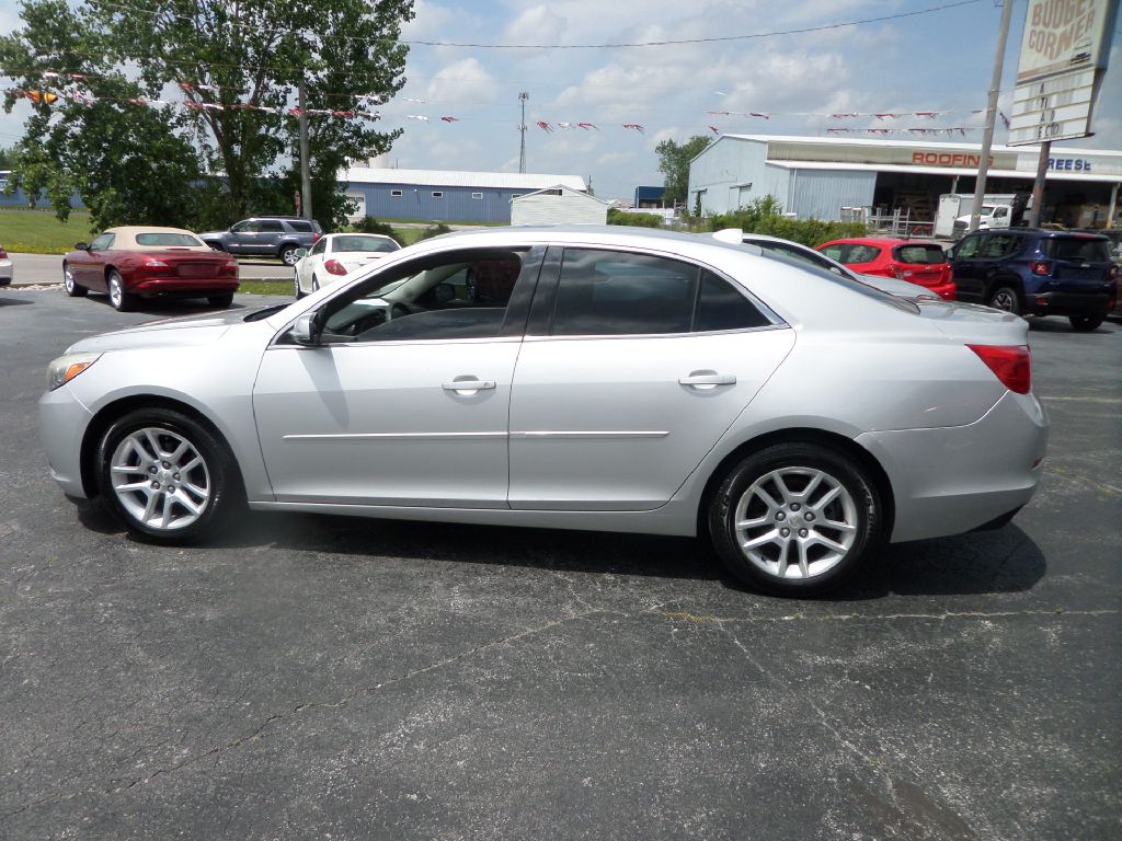 Photo 13 of this CHEVROLET MALIBU