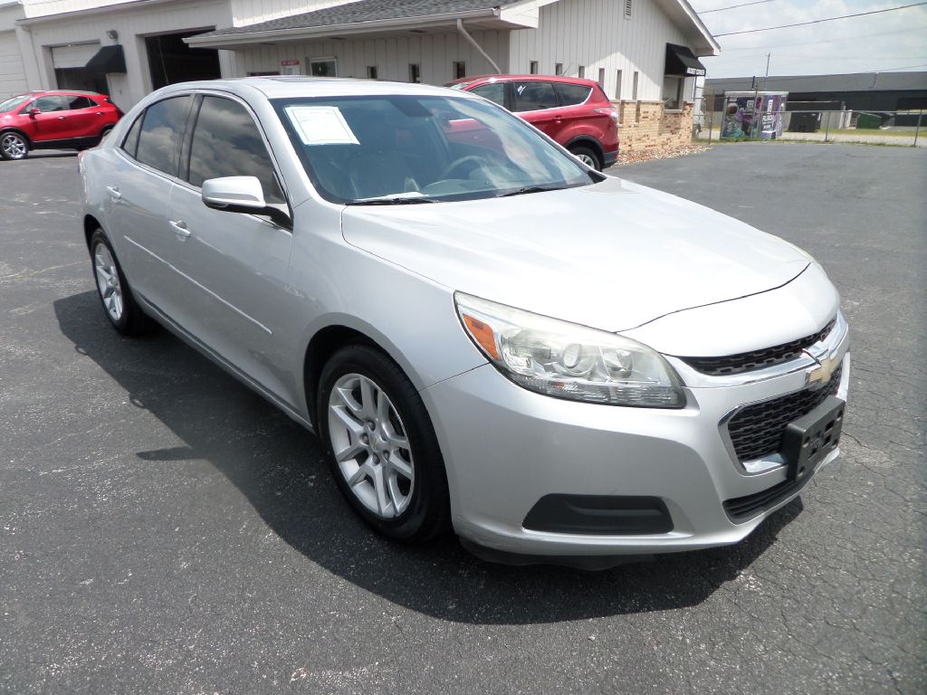 Photo 14 of this CHEVROLET MALIBU