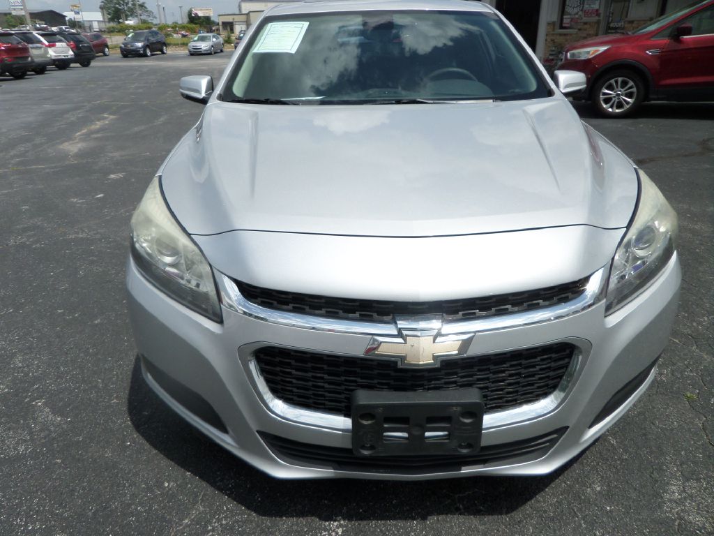 Photo 10 of this CHEVROLET MALIBU