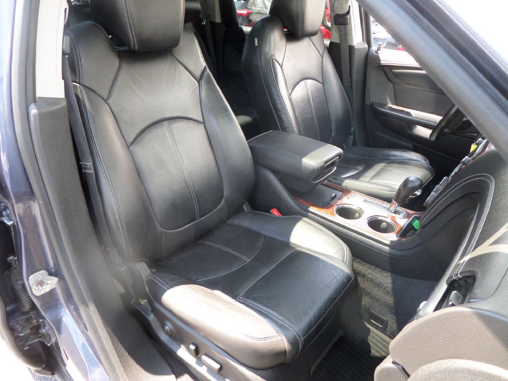 Photo 6 of this CHEVROLET TRAVERSE