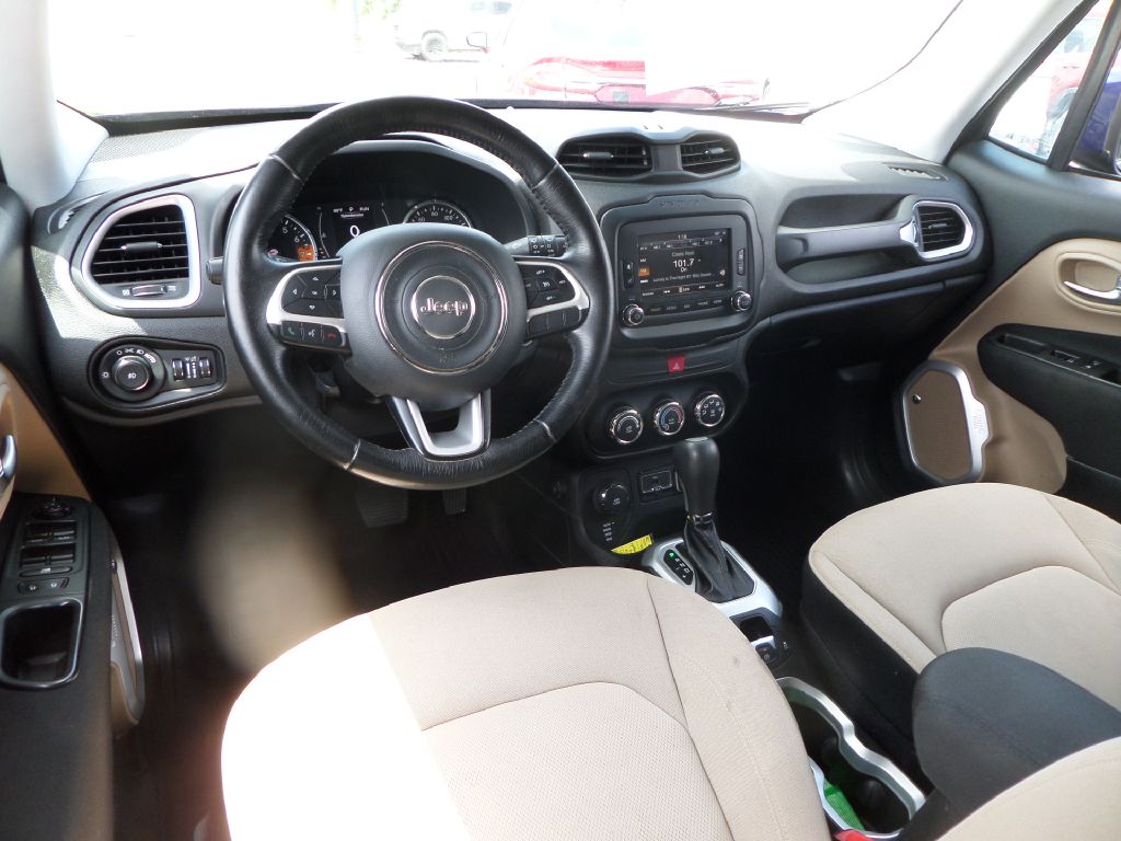 Photo 3 of this JEEP RENEGADE