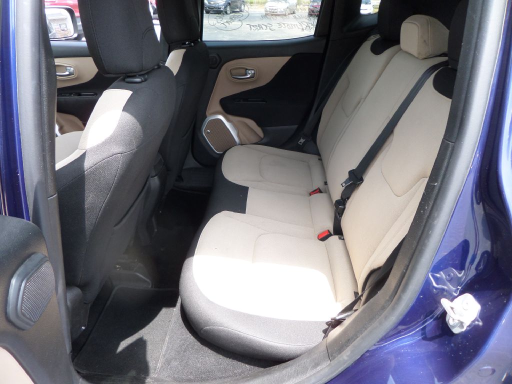 Photo 9 of this JEEP RENEGADE