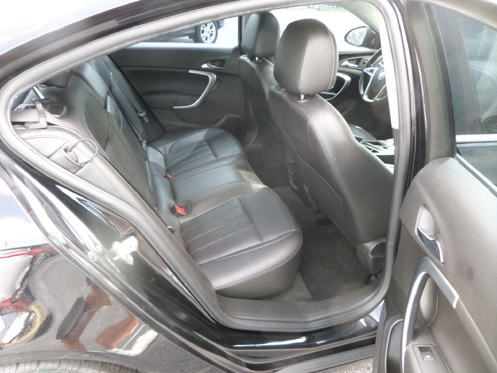 Photo 9 of this BUICK REGAL